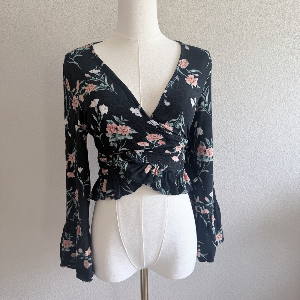 American Eagle Floral Cropped Wrap‎ Tie V-Neck Blouse Black Pink Boho Summer M - Picture 6 of 7